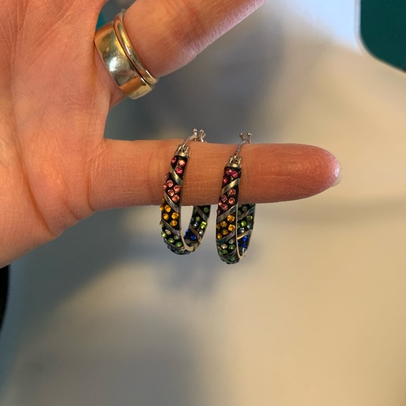 Jewelry - 💰3 for 15💰 Multi colored lever back hoops